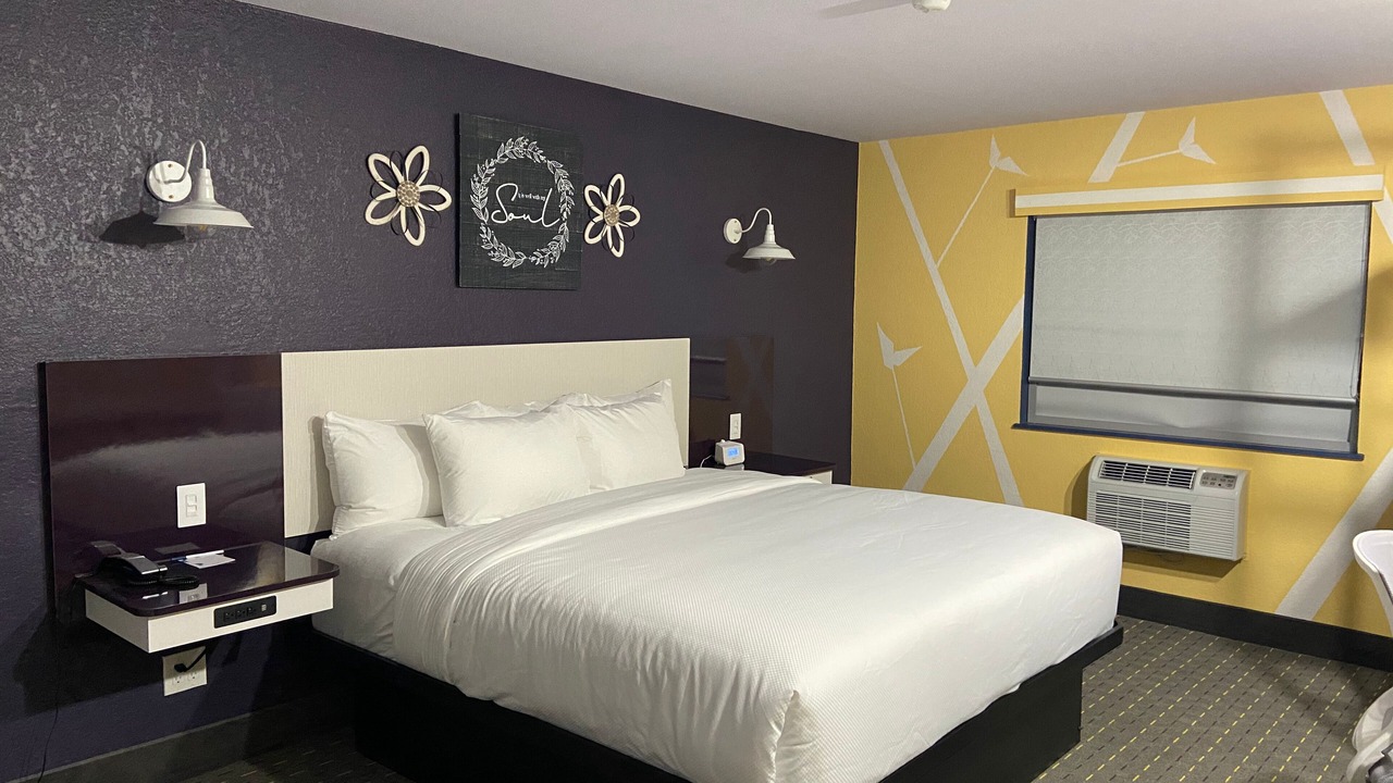 Photo of Bedroom in Tallahassee