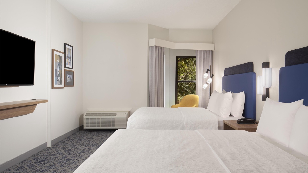 Photo of Bedroom in Bearss Plaza
