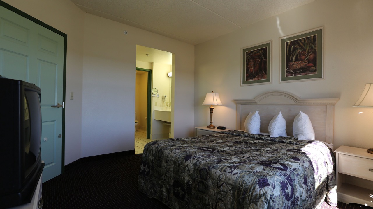 Photo of Bedroom in Cypress Lake