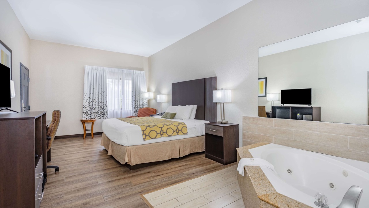 Photo of Livingroom in Midway