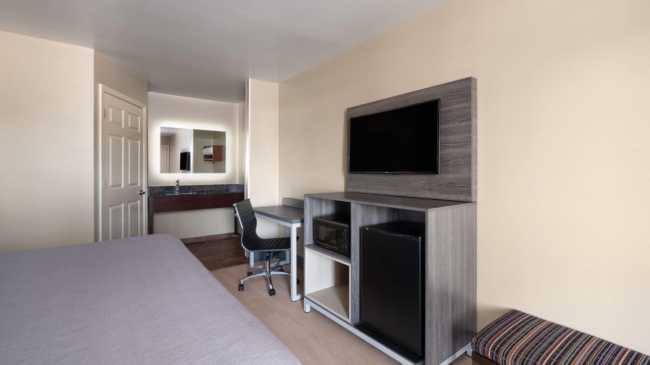 Photo of Bedroom in Commerce