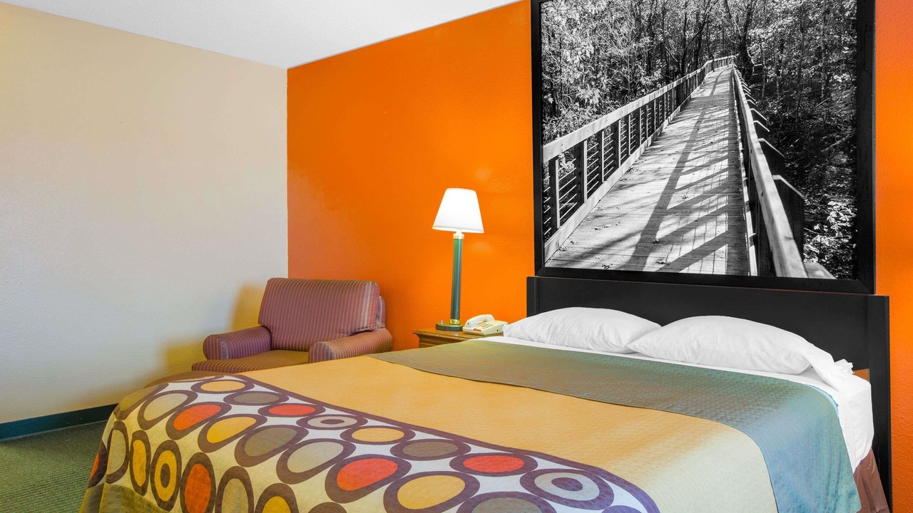 Photo of Bedroom in Talladega