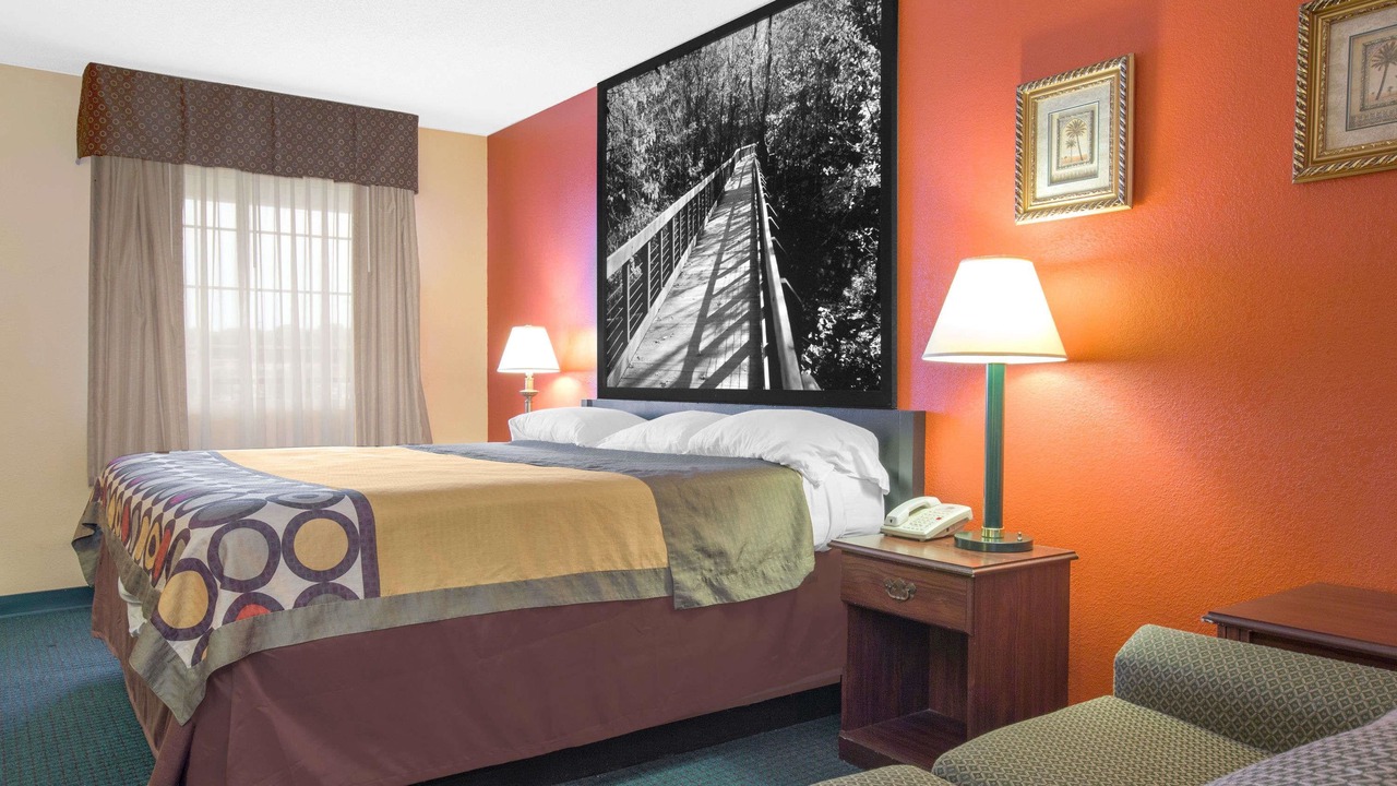 Photo of Bedroom in Talladega