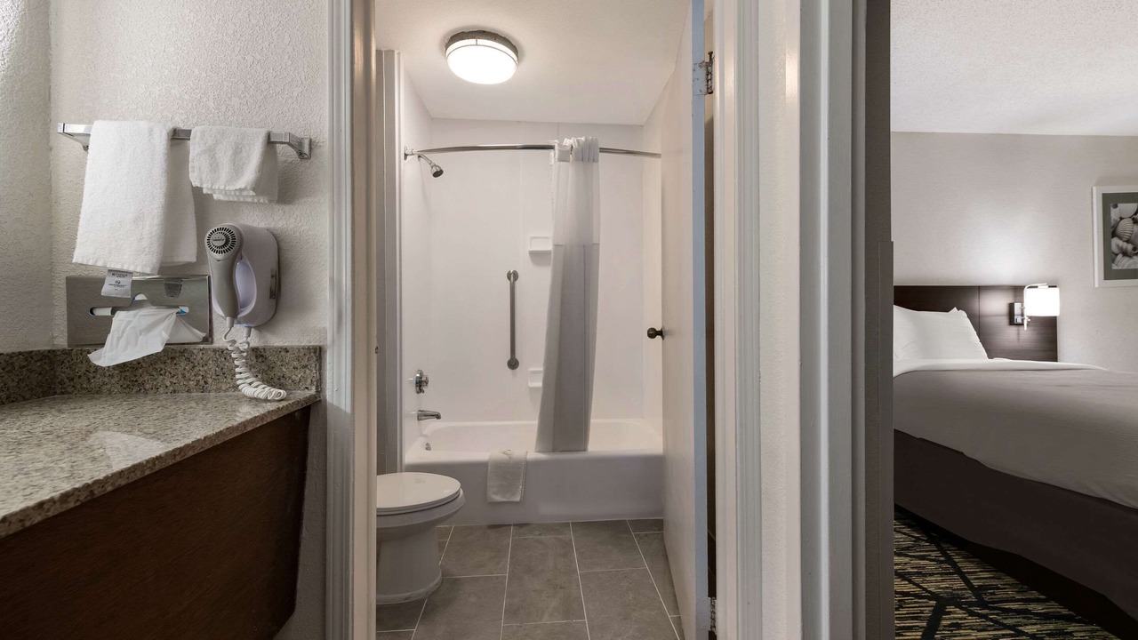 Photo of Bedroom in Doctors Inlet