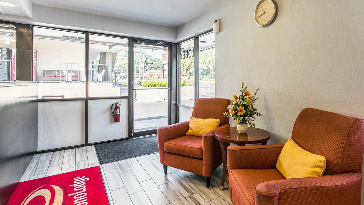Photo of Livingroom in Tallahassee