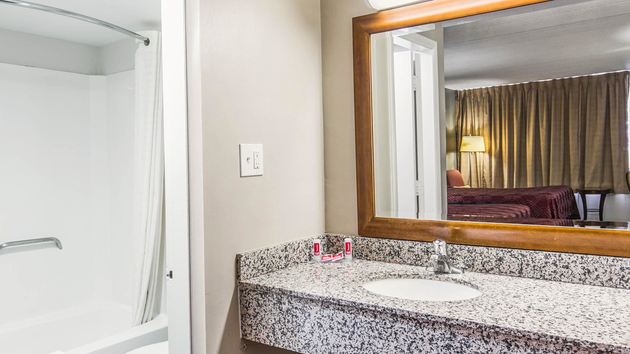 Photo of Bedroom in Tallahassee