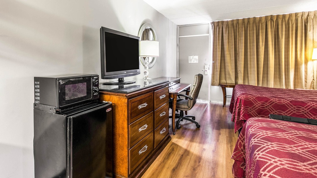 Photo of Bedroom in Tallahassee