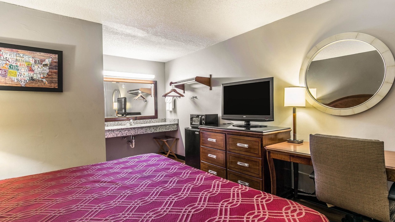 Photo of Bedroom in Tallahassee