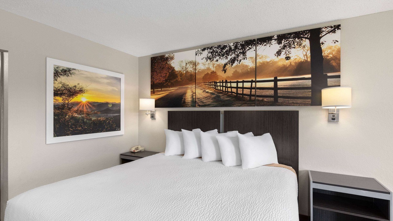 Photo of Bedroom in Childersburg