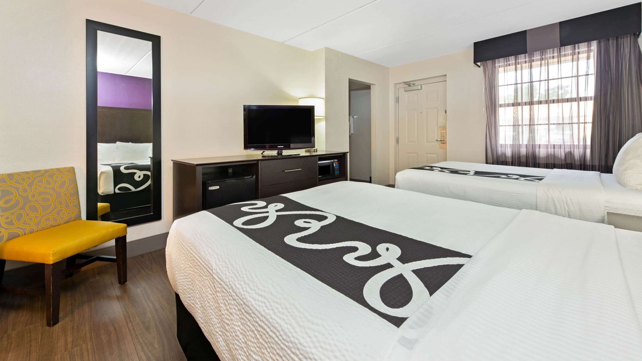 Photo of Bedroom in Ludlam
