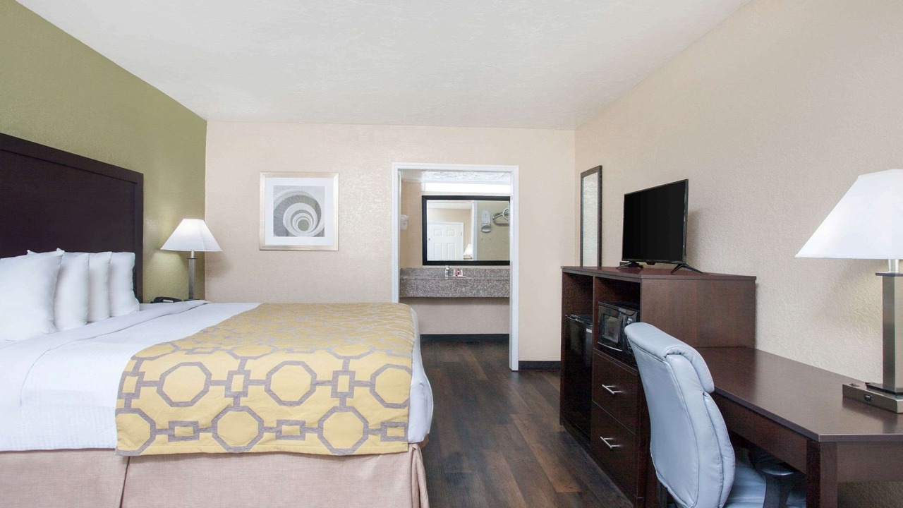 Photo of Bedroom in Lake City