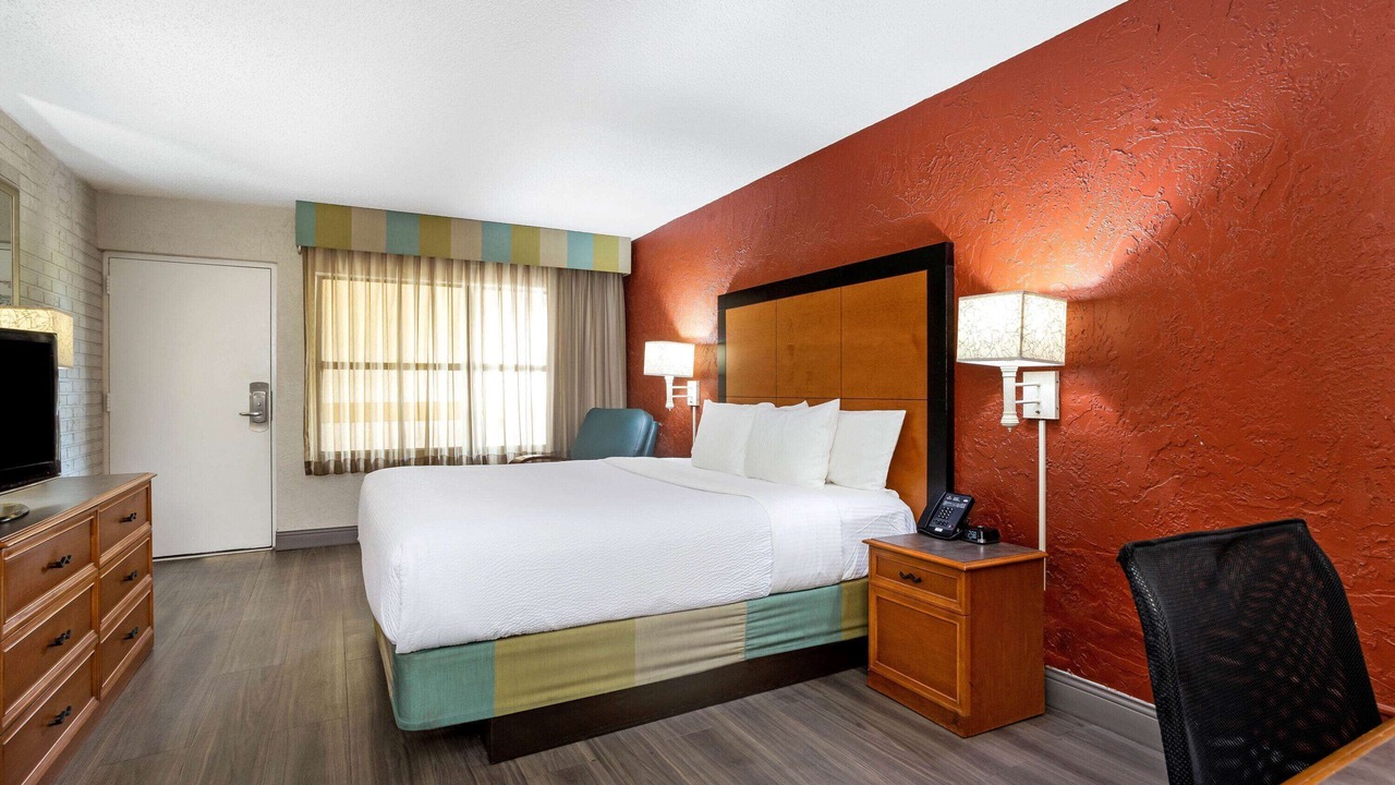 Photo of Bedroom in Westshore