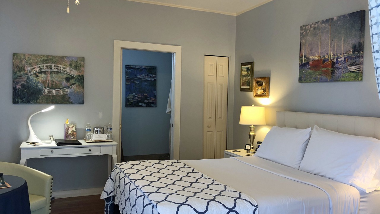 Photo of Bedroom in Parrot Cove