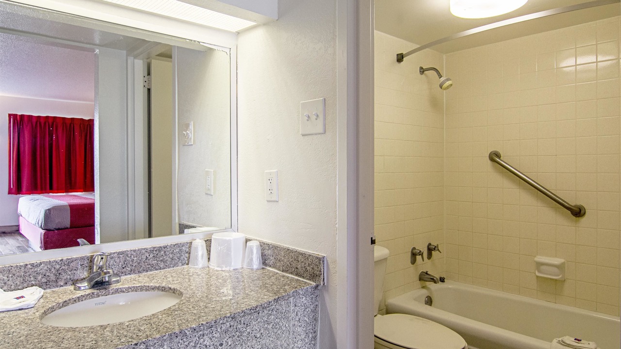 Photo of Bathroom in Starke