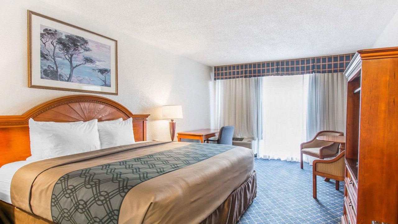 Photo of Bedroom in Golden Glades