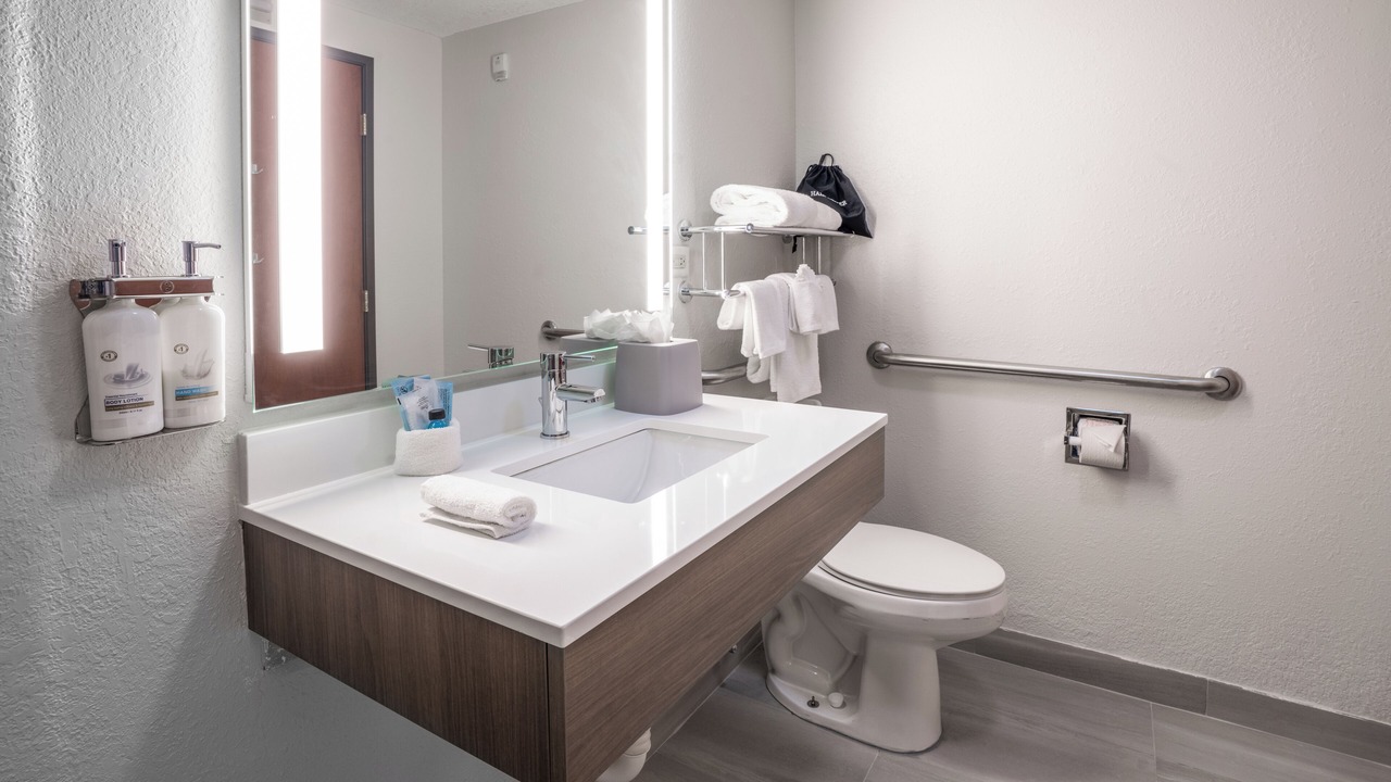 Photo of Bathroom in Deltona Lakes