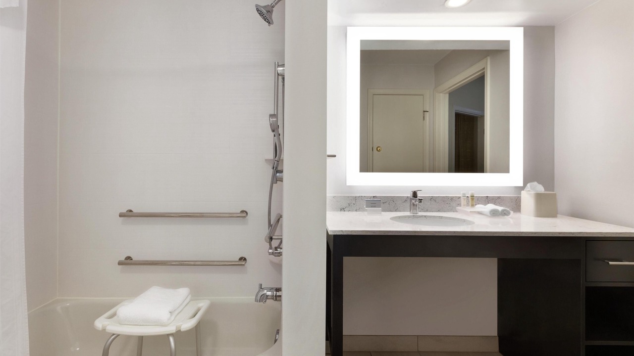 Photo of Bathroom in Feather Sound