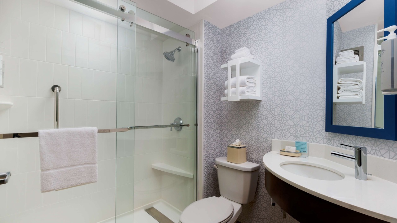Photo of Bathroom in Oakland Park
