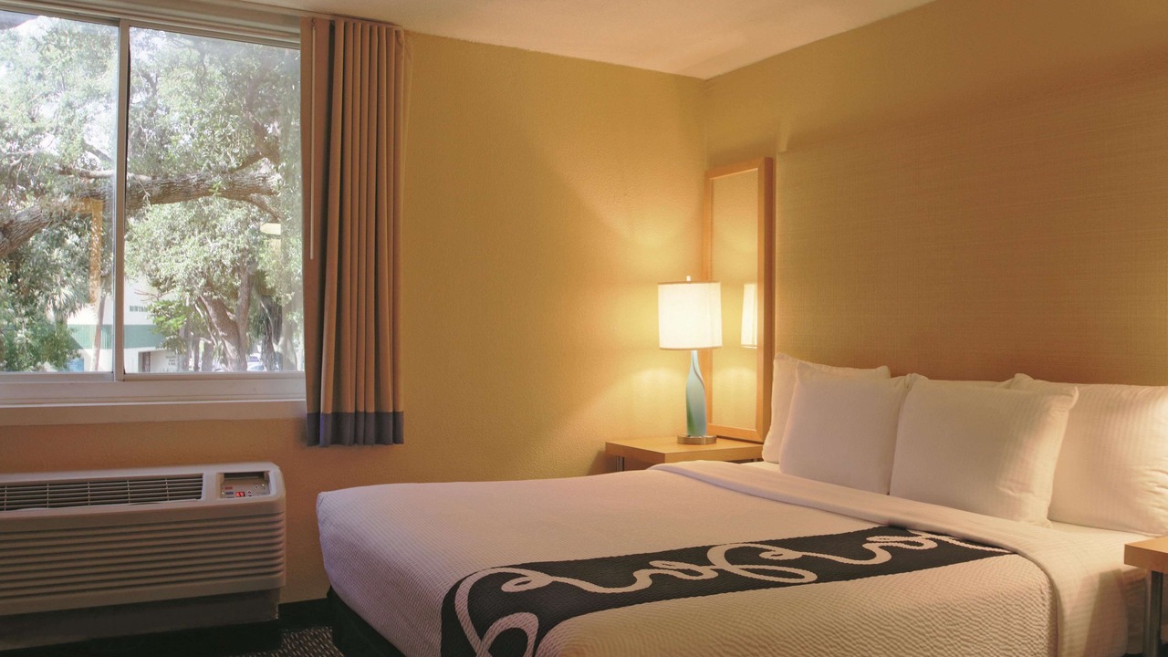 Photo of Bedroom in Deerfield Beach