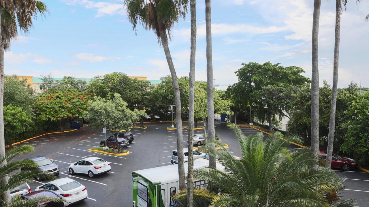 Photo of Others in Cutler Bay