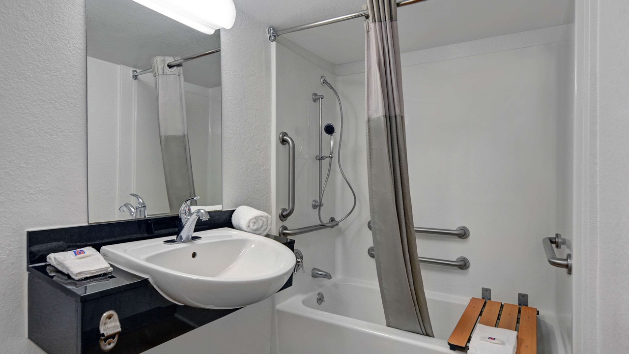 Photo of Bathroom in Cutler Bay