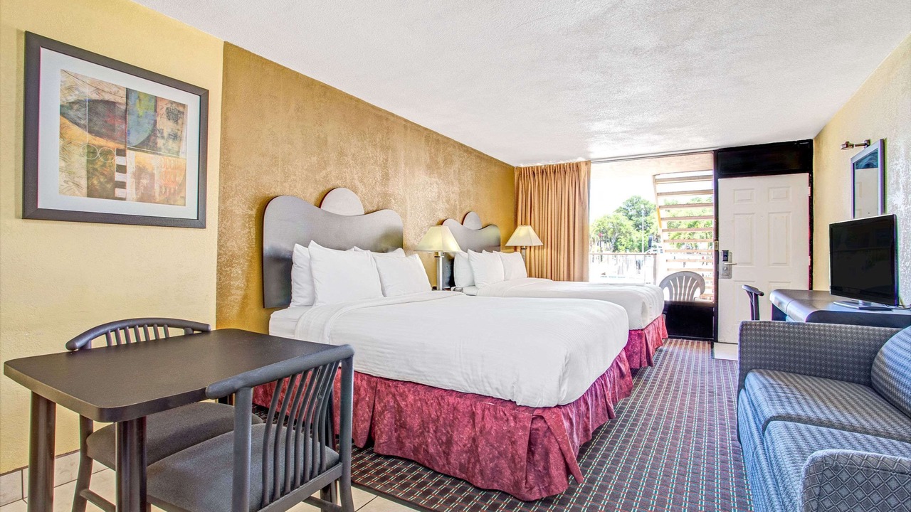 Photo of Bedroom in United Central
