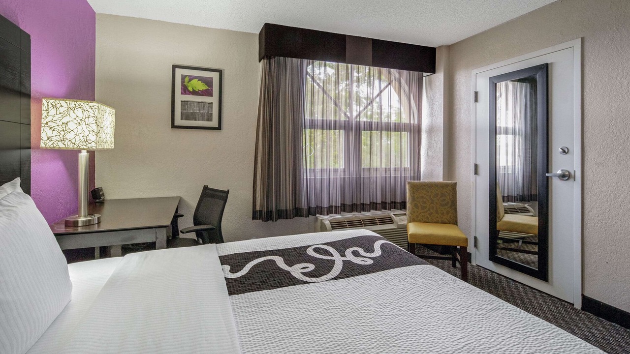 Photo of Bedroom in Miami Lakes