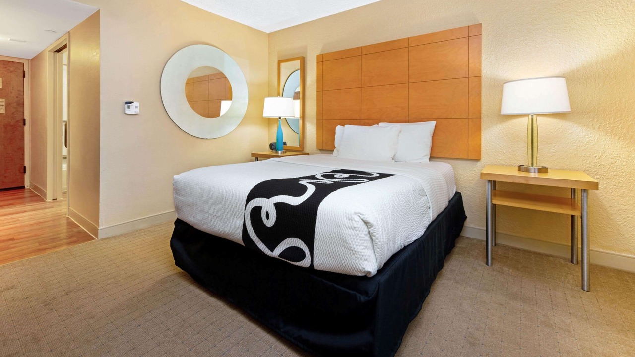 Photo of Bedroom in Coral Springs