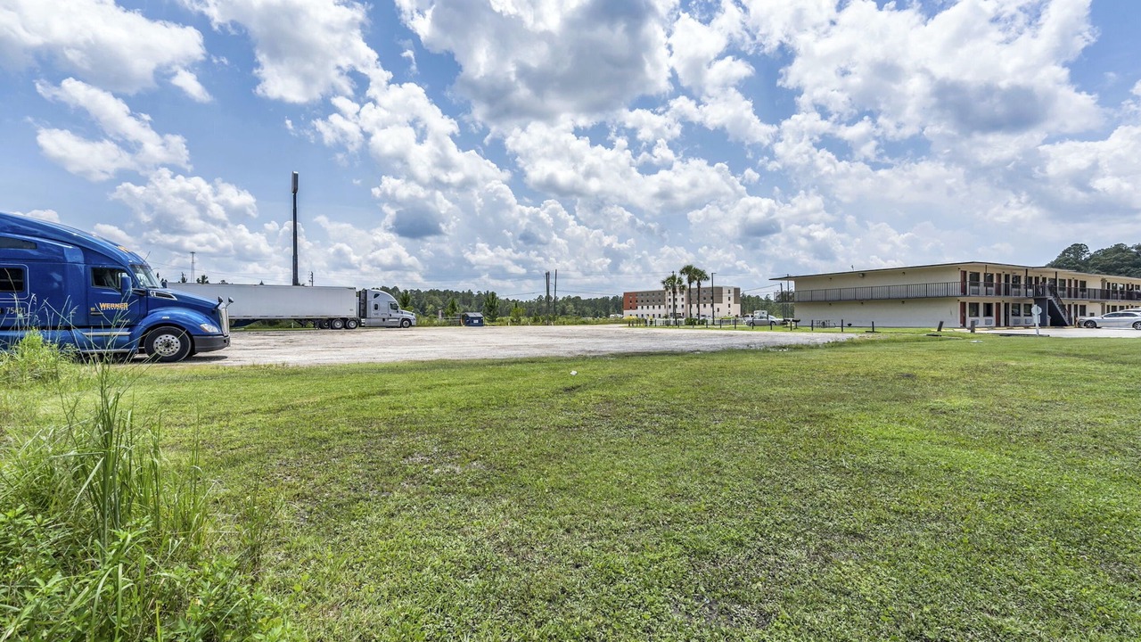 Photo of Others in MacClenny