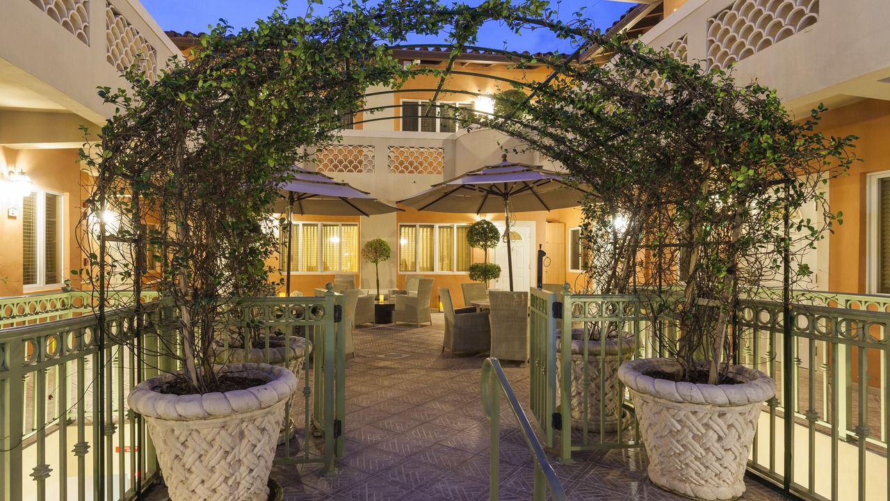 Photo of Patio Balcony in Surfside