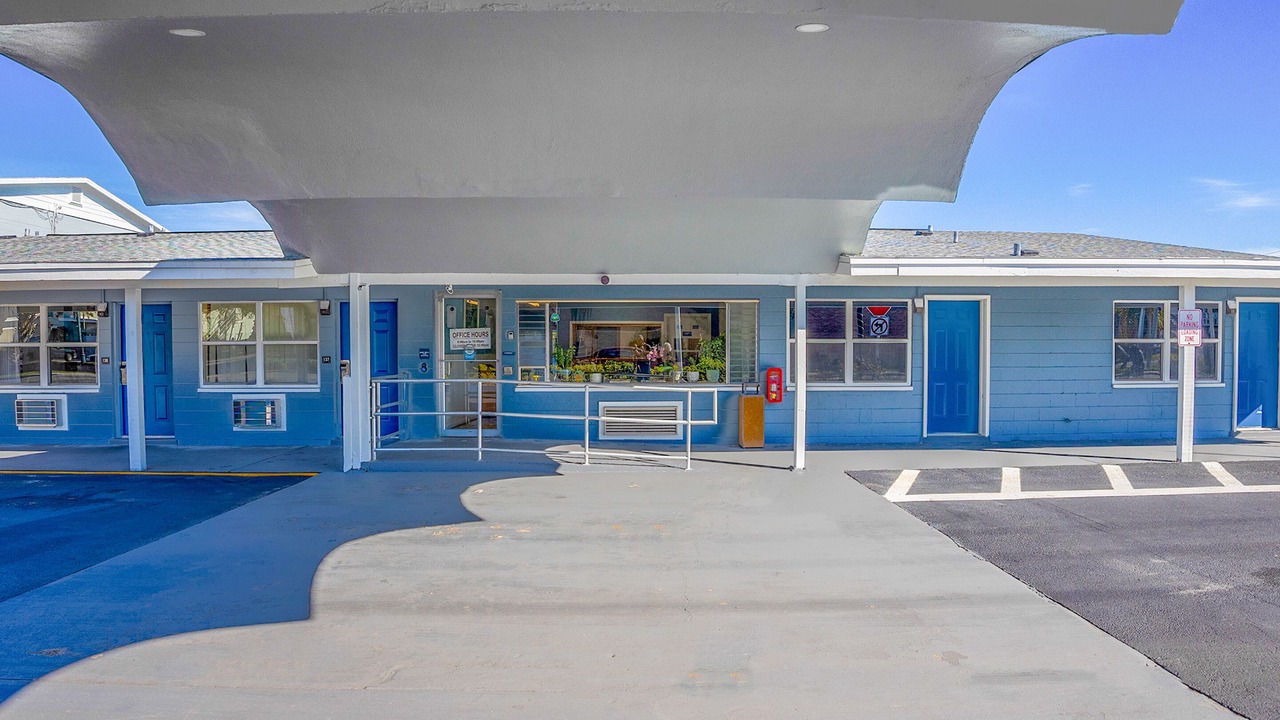 Photo of Outdoor in Le Barons Of Titusville