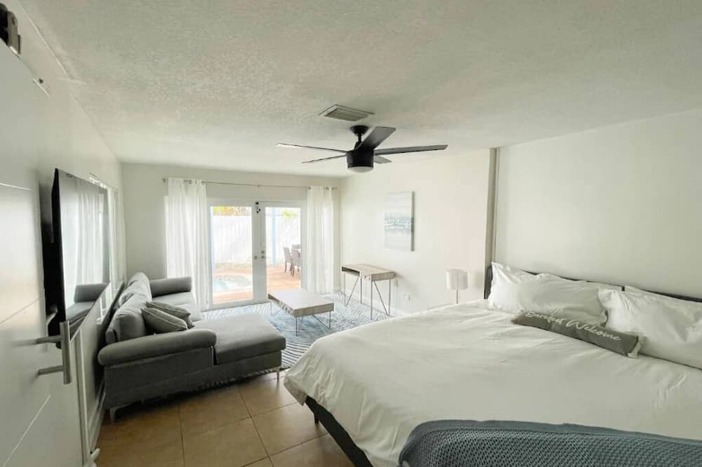Photo of Bedroom in West Hollywood