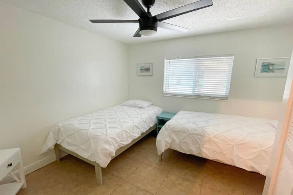 Photo of Bedroom in West Hollywood