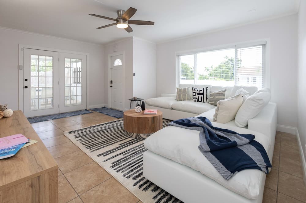 Photo of Livingroom in Parker Ridge