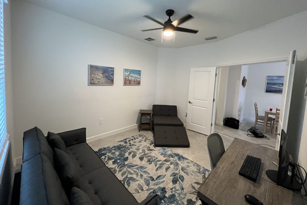 Photo of Livingroom in Gateway