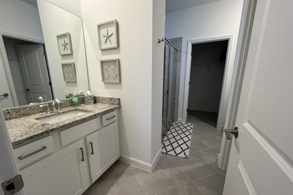 Photo of Bathroom in Gateway
