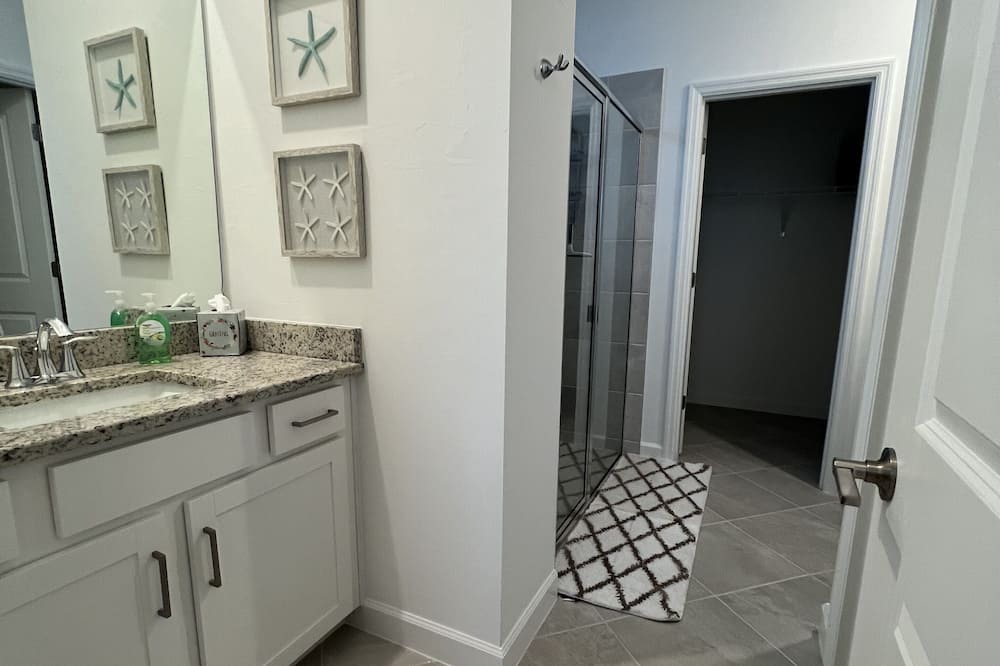 Photo of Bathroom in Gateway