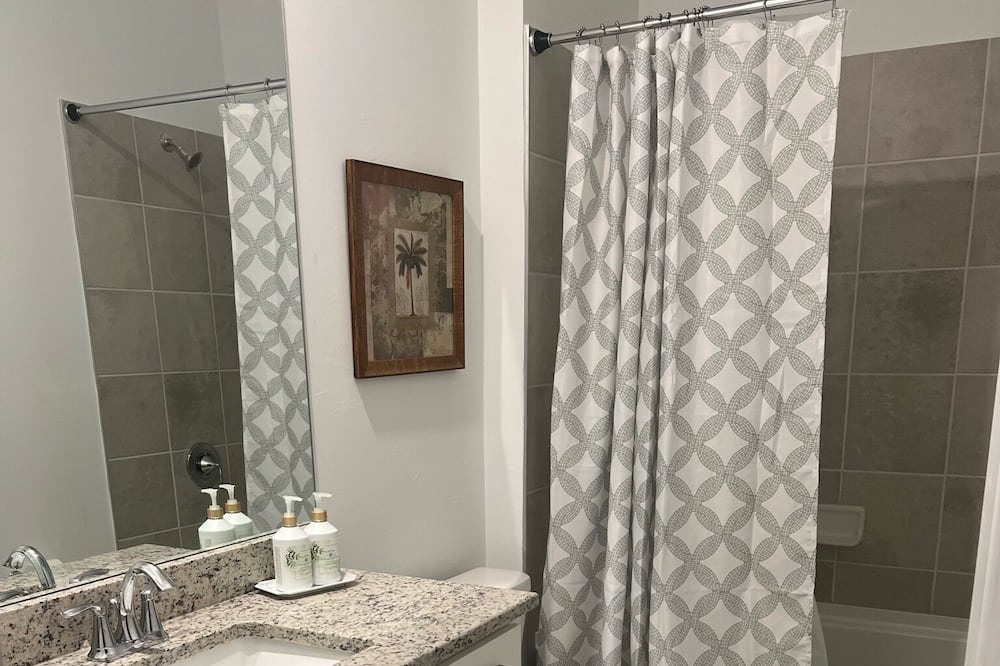 Photo of Bathroom in Gateway
