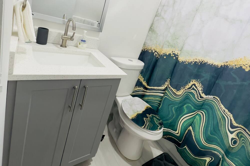 Photo of Bathroom in Coral Terrace