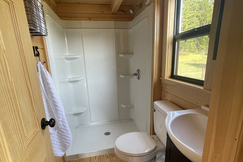 Photo of Bathroom in Ashley Oaks