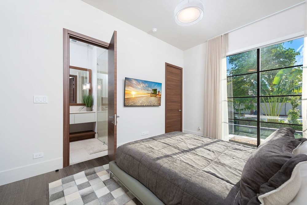 Photo of Bedroom in Northeast Miami