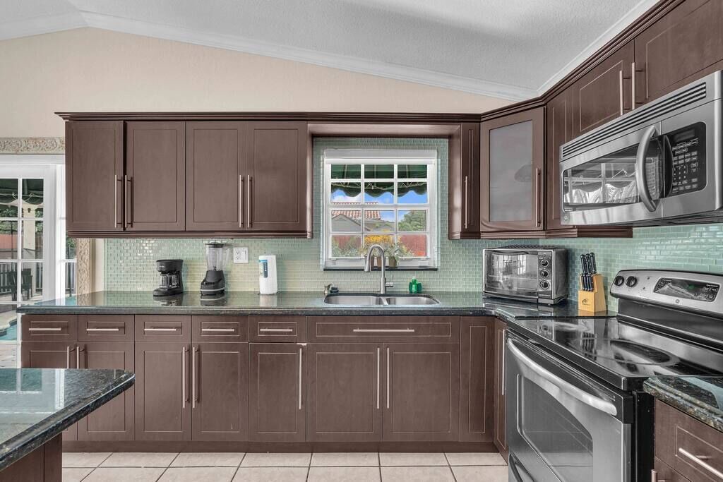Photo of Kitchen in Kendale Lakes