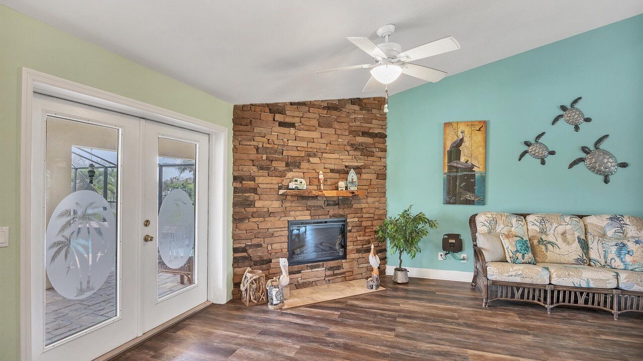 Photo of Livingroom in South Gulf Cove