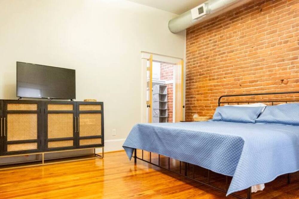 Photo of Bedroom in Roanoke