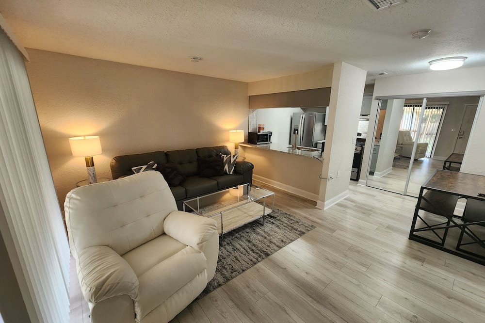 Photo of Livingroom in Tallahassee