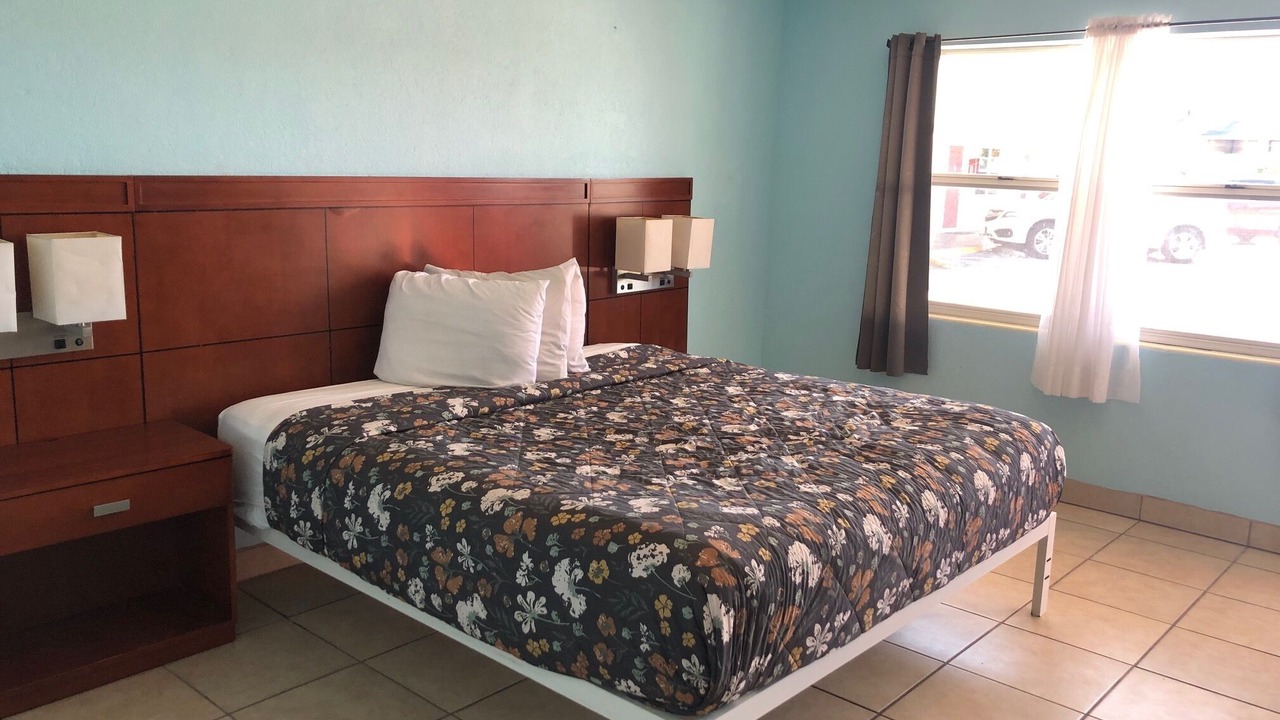 Photo of Bedroom in Cypress Gardens