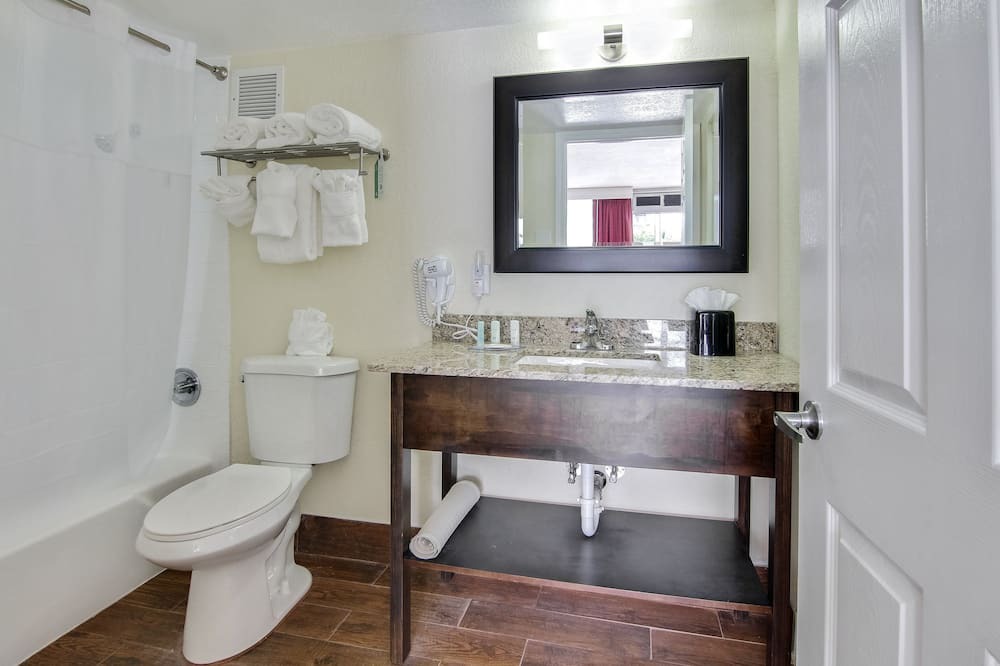 Photo of Bathroom in Lake Ridge