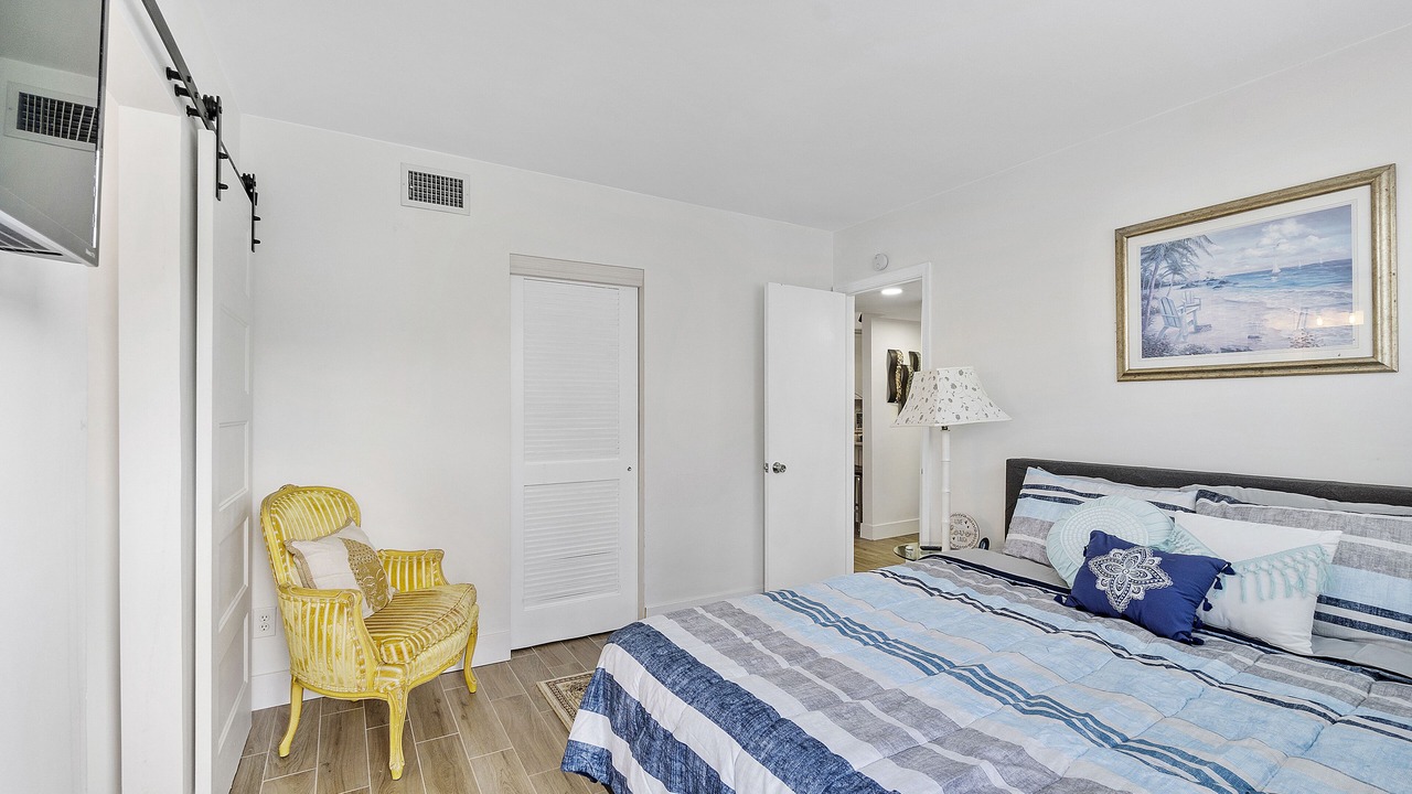Photo of Bedroom in Cypress Point