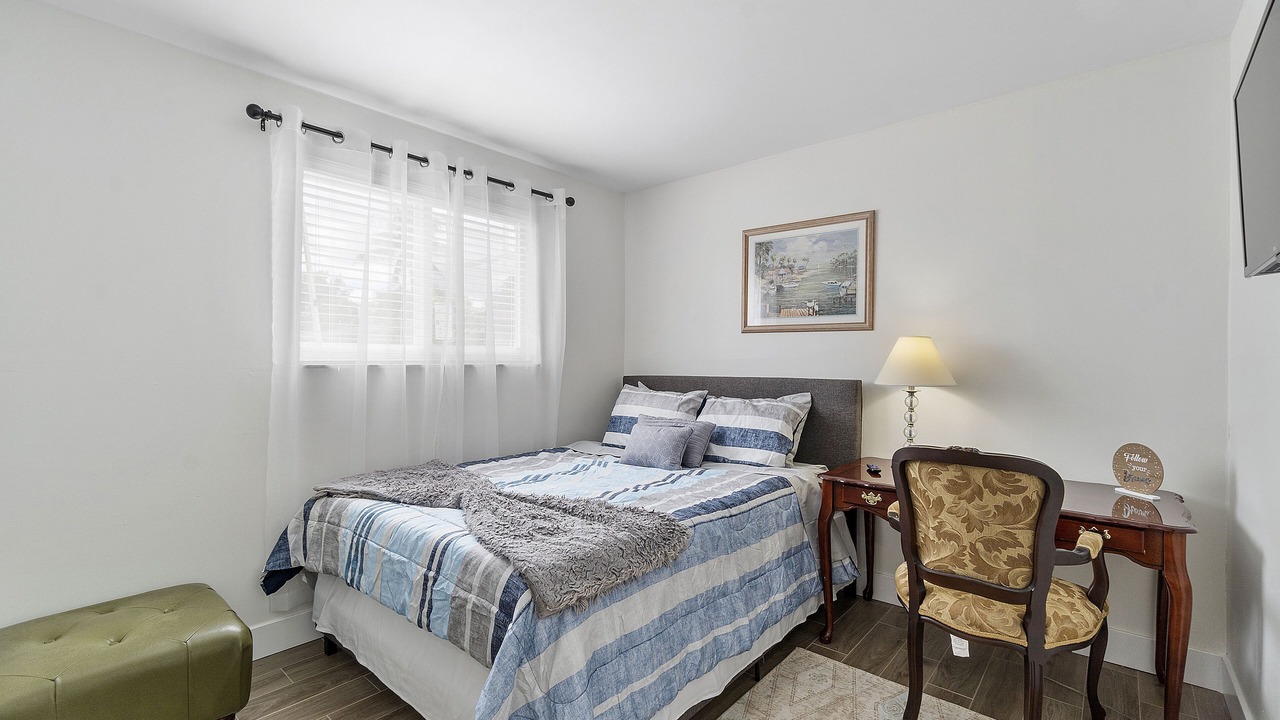 Photo of Bedroom in Cypress Point
