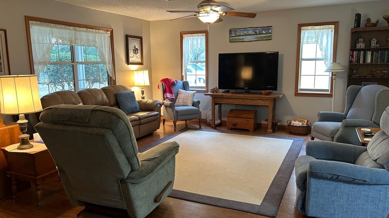 Photo of Livingroom in Leesburg